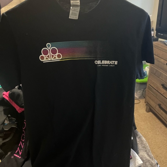 Lot of 11 paparazzi tshirts and jackets
Good used condition - Picture 12 of 13